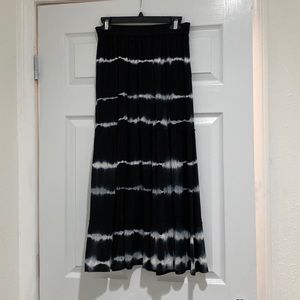 Black /white tie dye tiered maxi skirt